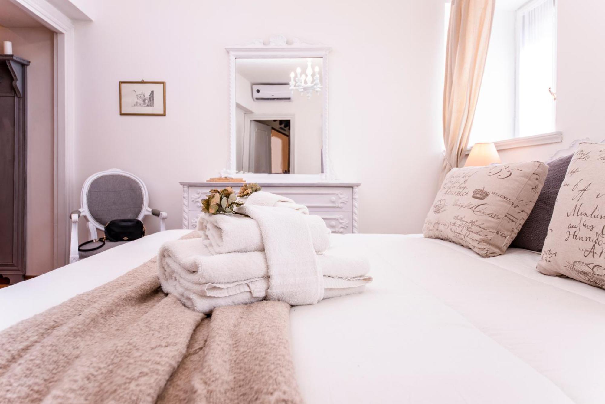 Sweet Arco Farnese Apartment Рим Екстериор снимка
